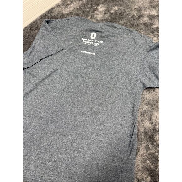 Grey and red Ohio State Buckeyes Brutus Men’s Large Gildan cotton shirt in great - Picture 3 of 3